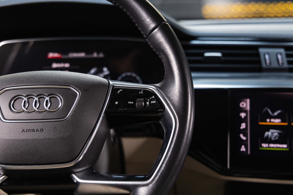 Audi e-tron 55 quattro 2019 фото 23