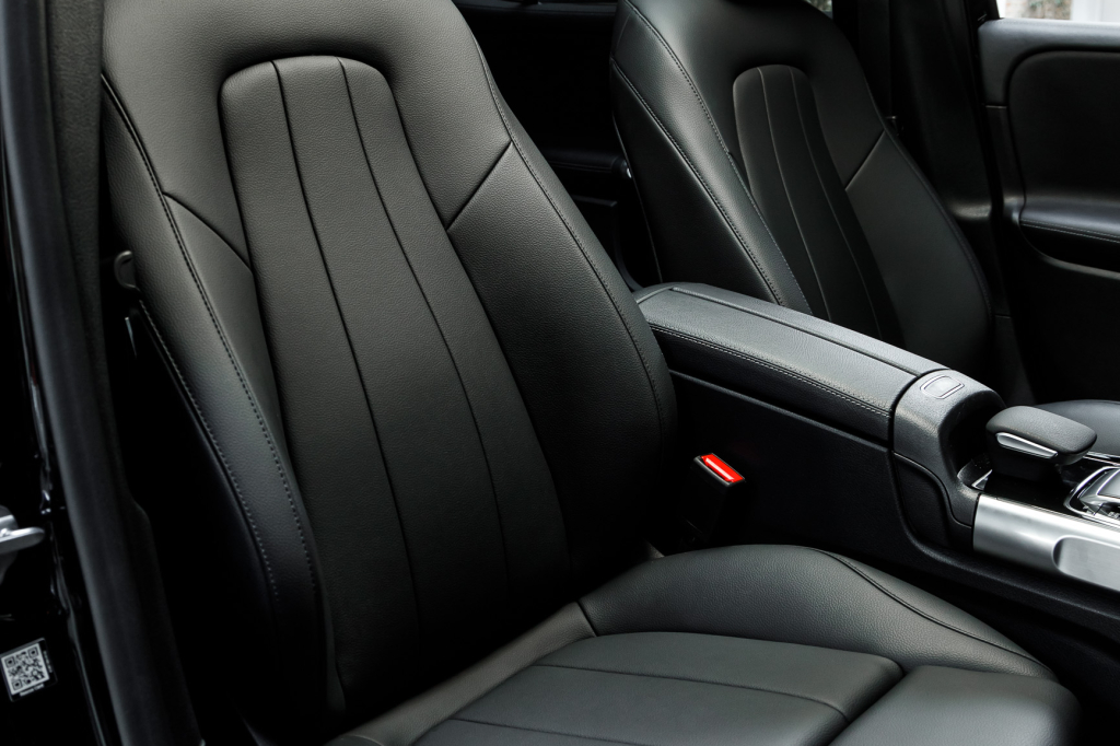 Mercedes-Benz GLB-Class 250 2020 photo 46