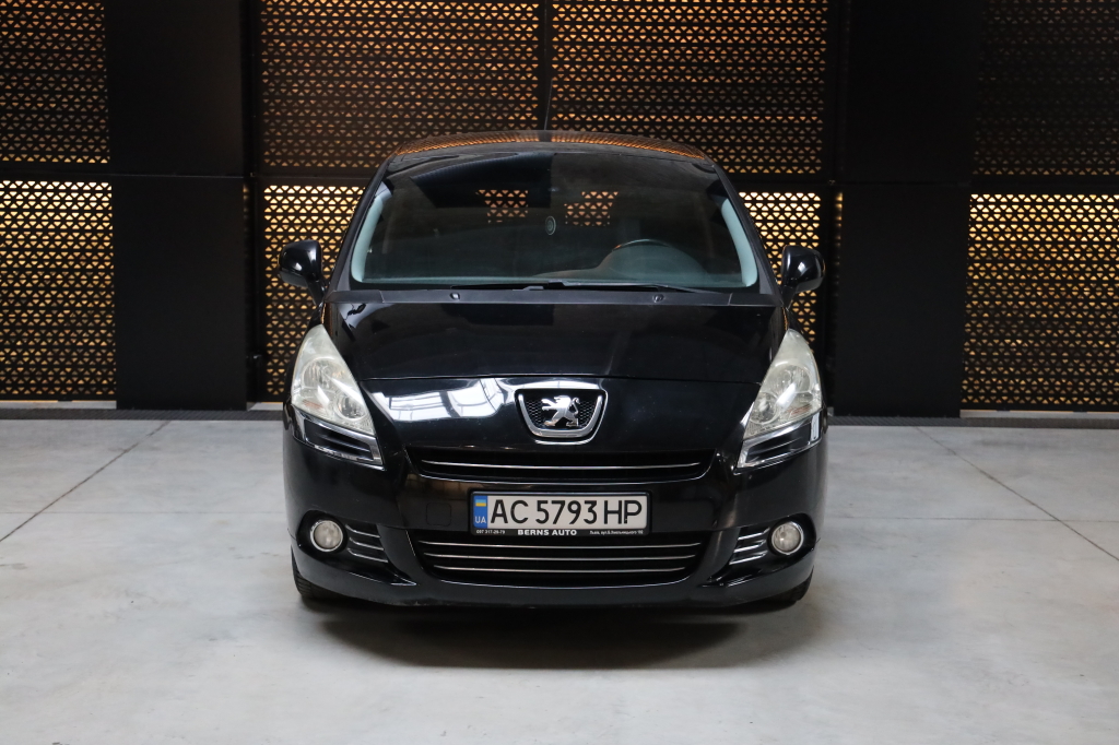 Peugeot 5008 2010 photo 2