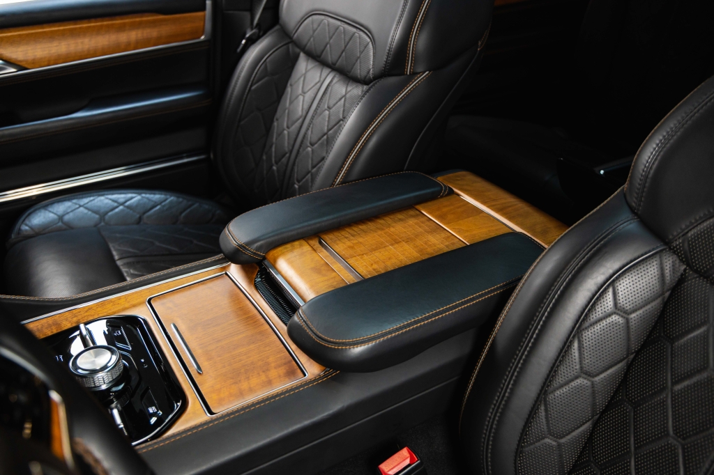 Jeep Grand Wagoneer 2022 фото 31