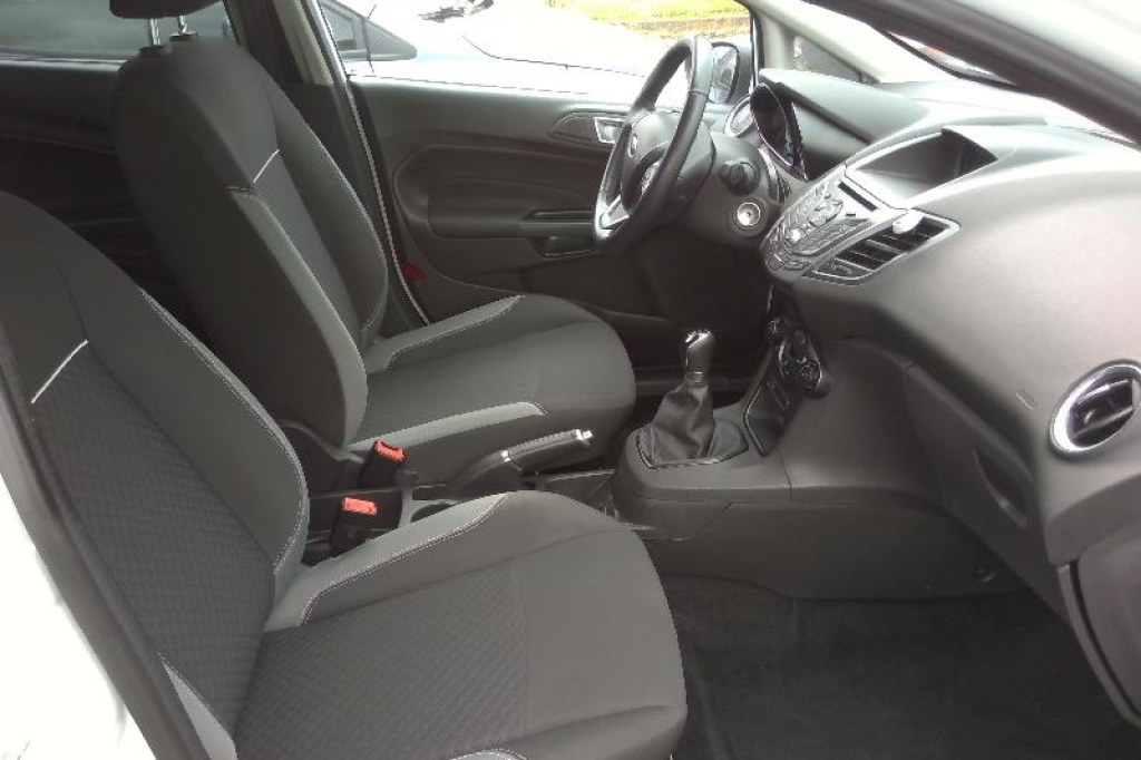 Ford Fiesta 2017 photo 1