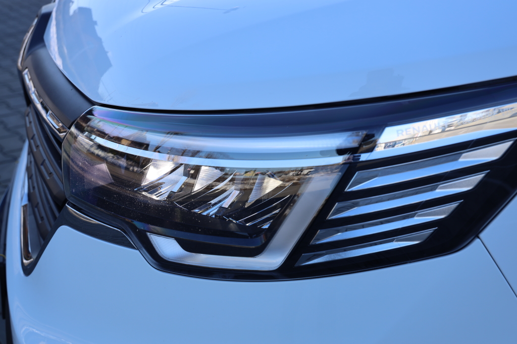 Renault Trafic 2023 фото 34