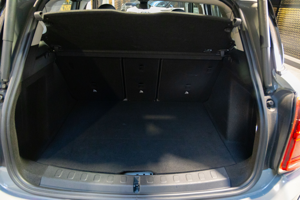 MINI Cooper Clubman 2021 фото 32