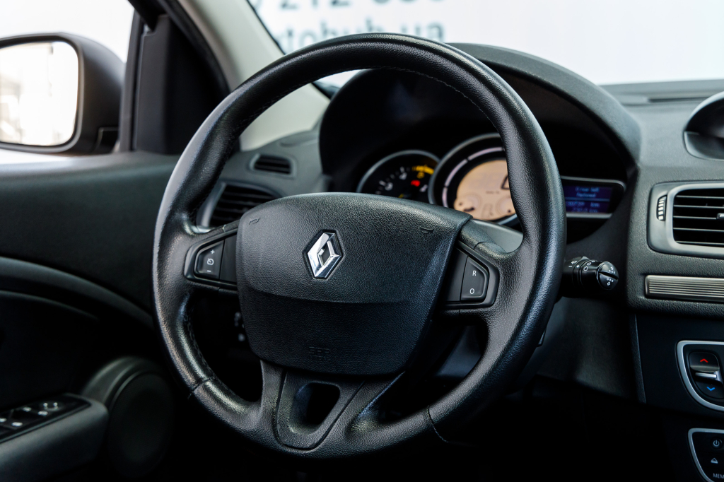 Renault Megane 2010 фото 14