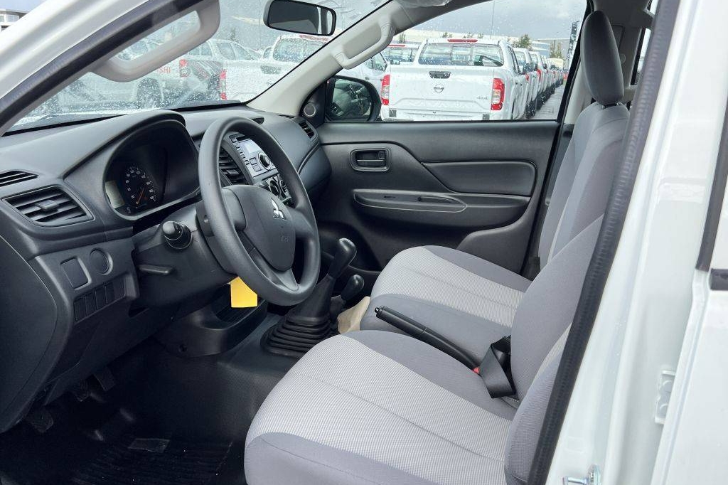 Mitsubishi L200 4x4 2.5D GL Double Cab 2023 фото 9