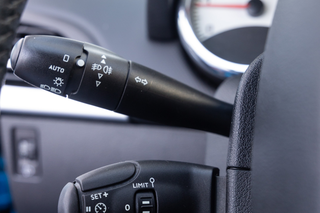 Peugeot 207 Urban Move 2011 photo 15