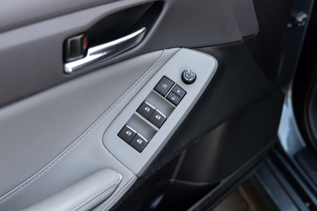 Toyota Avalon Hybrid 2020 фото 15