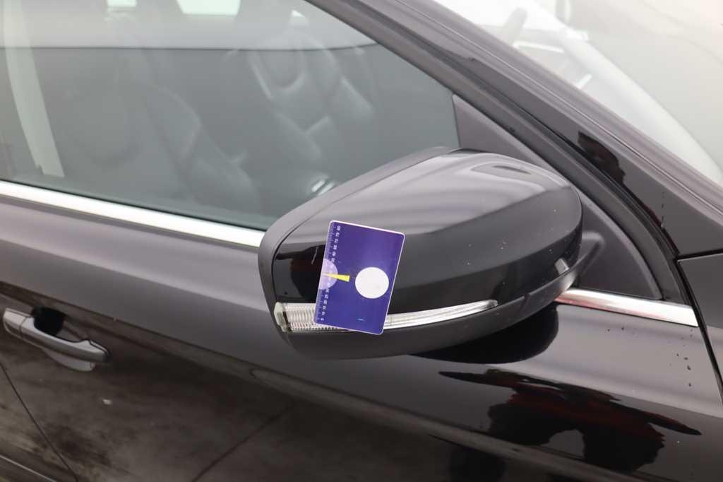 Volvo XC60 2016 фото 13