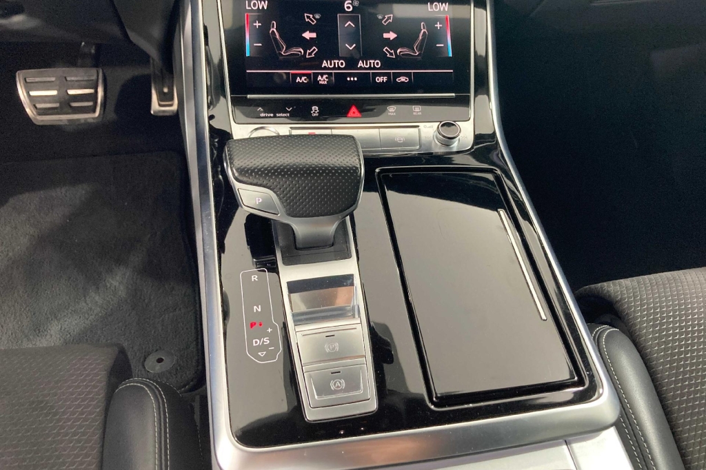 Audi Q8 2019 photo 1