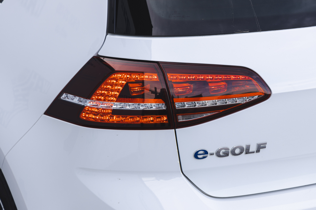 Volkswagen e-Golf 2014 фото 10
