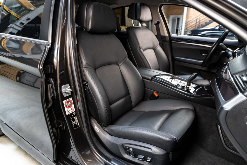 BMW 5 Series 2015 photo 30