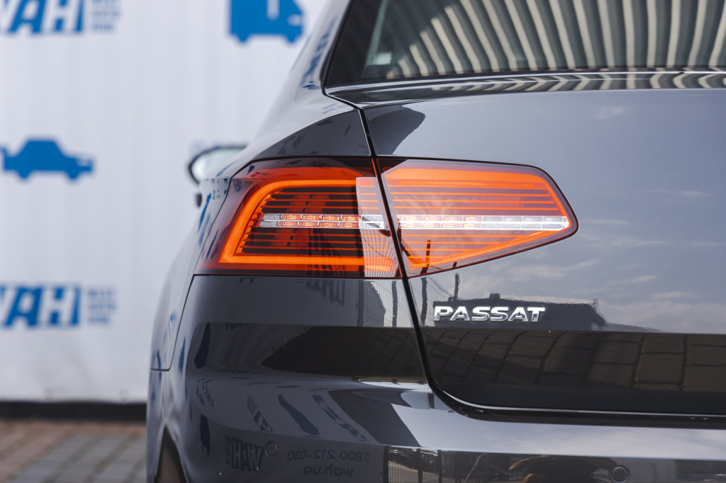 Volkswagen Passat R-Line 4Motion 2018 фото 9