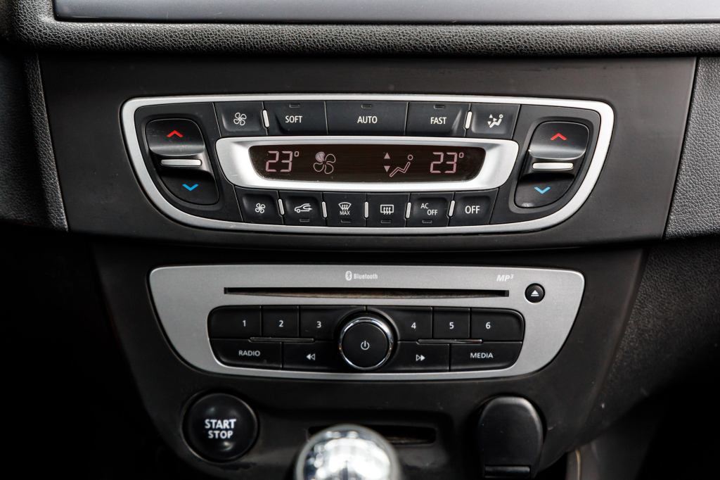 Renault Megane Rlink 2015 фото 11