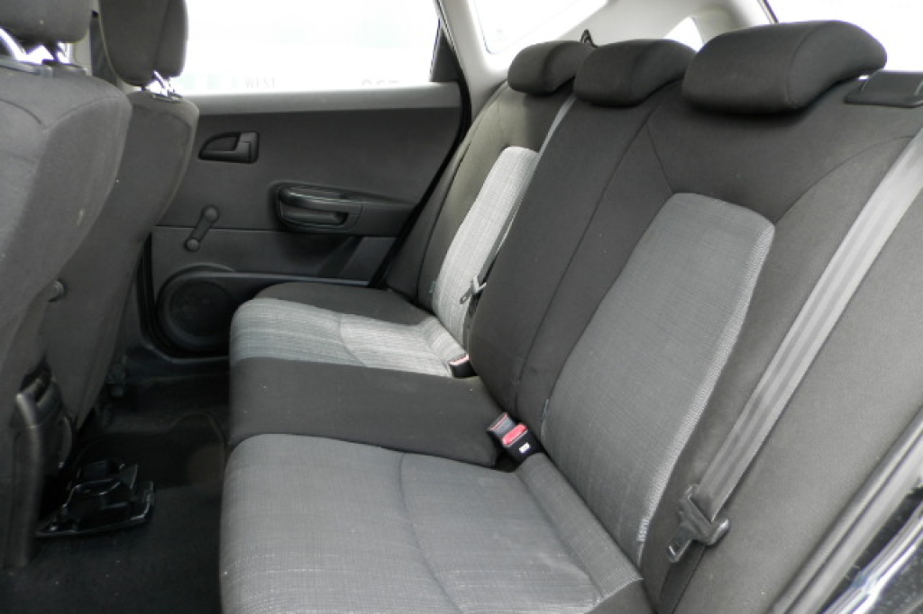 Kia Ceed 2010 photo 8