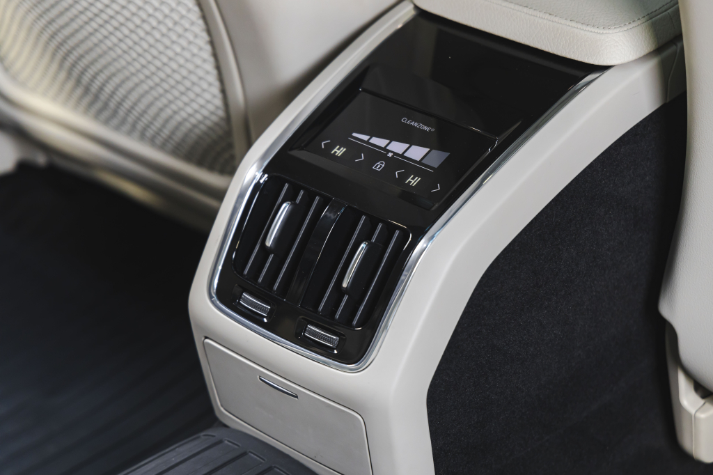 Volvo S90 2018 фото 37