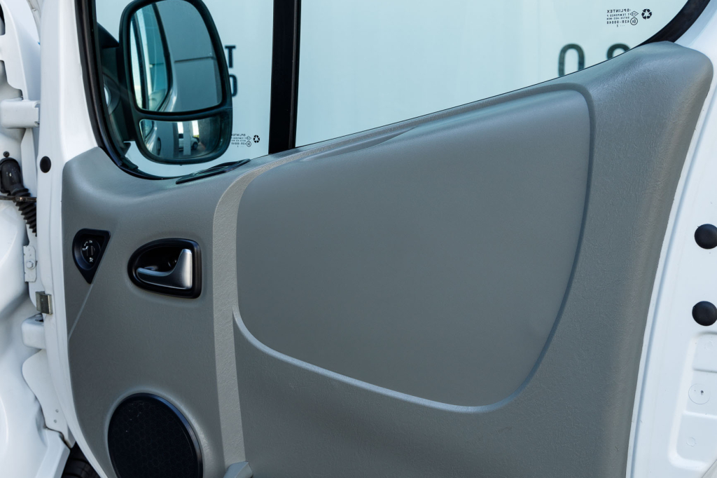 Renault Trafic пасс. 2012 фото 22