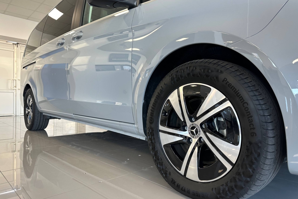 Mercedes-Benz EQV Long 2025 фото 6