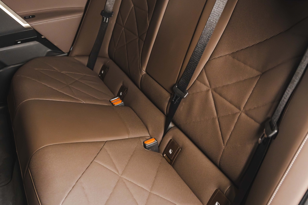 BMW iX xDrive40 2022 фото 35