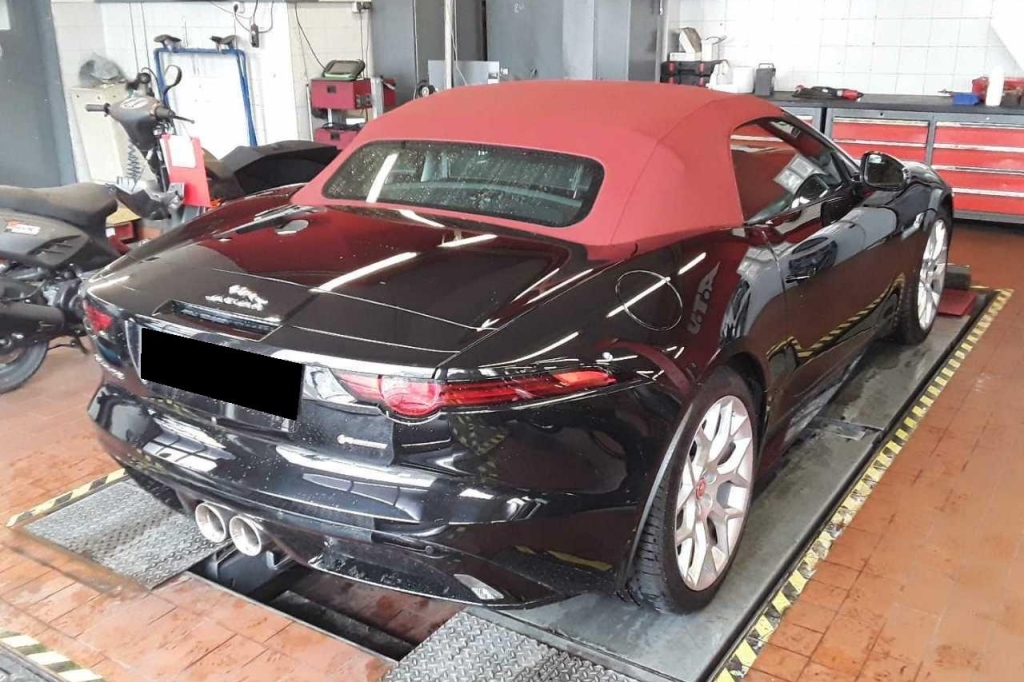 Jaguar F-Type 2017 фото 7