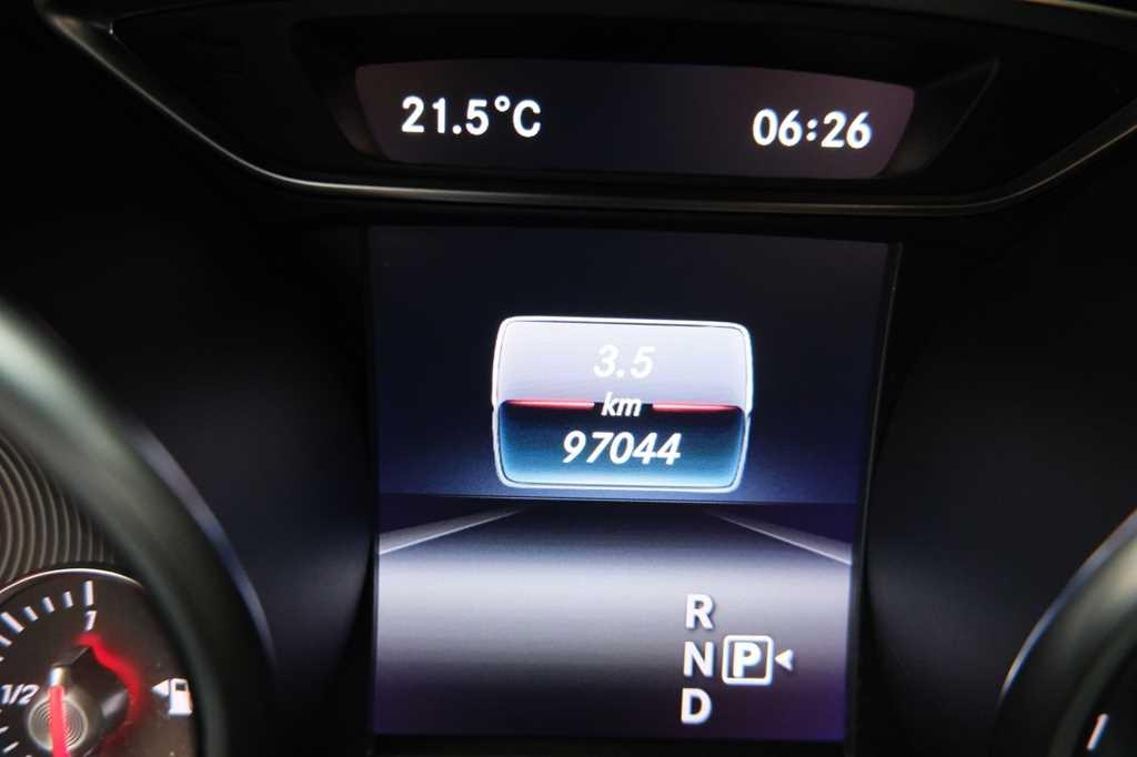 Mercedes-Benz CLA 2018 фото 1