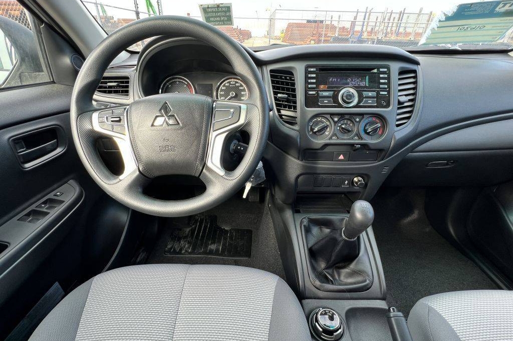 Mitsubishi L200 4x4 2.5D GLX Double Cab 2023 фото 11
