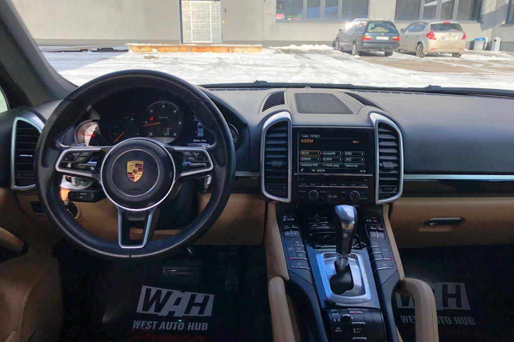 Porsche Cayenne 2016 photo 16
