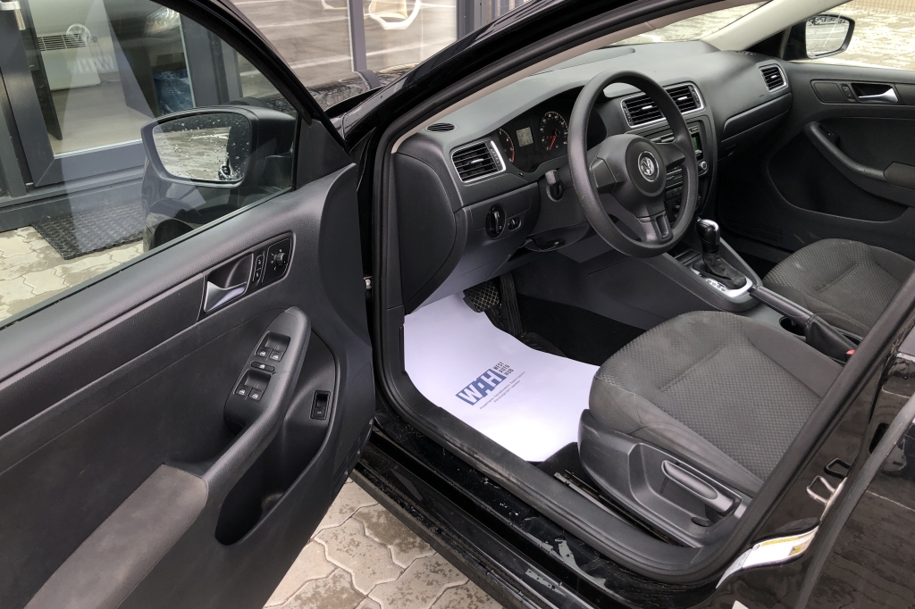 Volkswagen Jetta photo 4