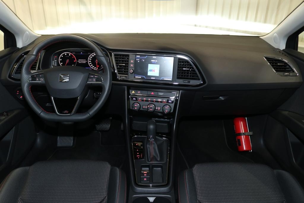 SEAT Leon 2019 photo 4