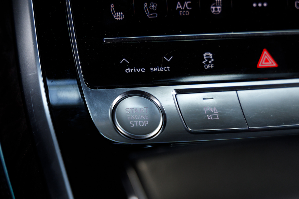 Audi Q8 50TDI Sline  2018 фото 25