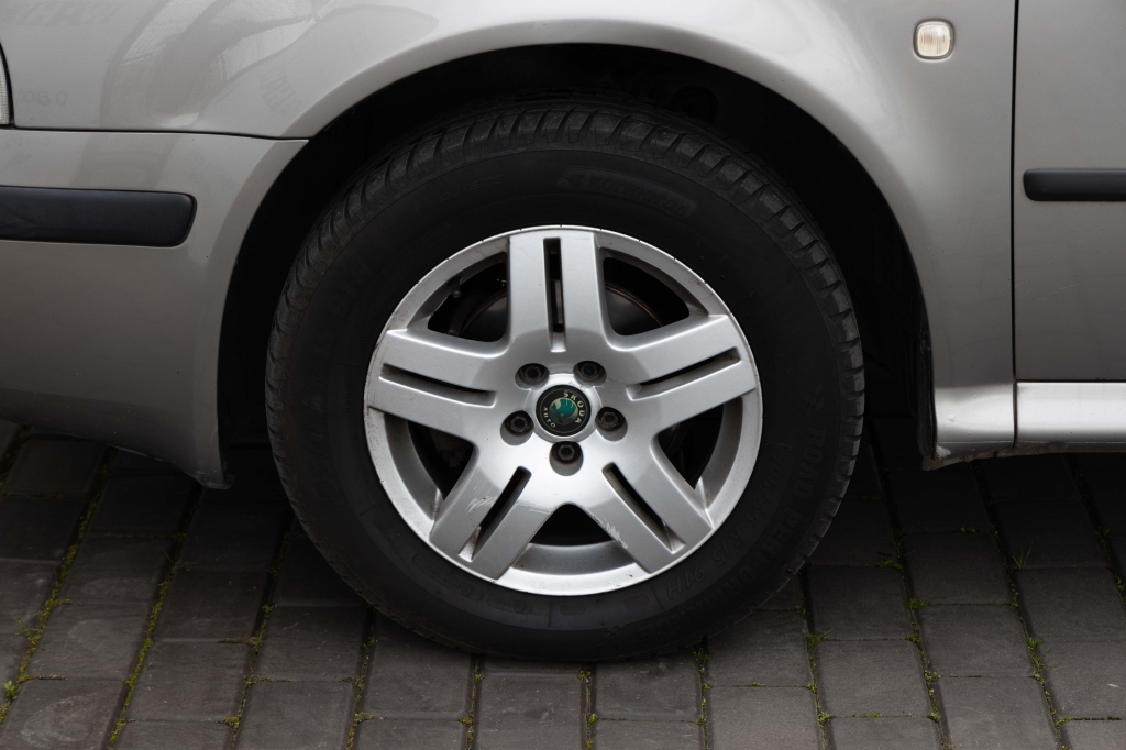 Skoda Octavia 2006 photo 2