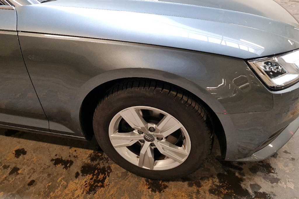 Audi A4 2017 photo 25