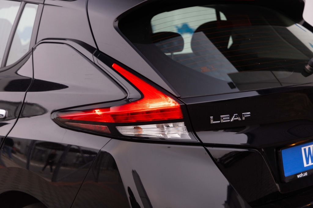Nissan Leaf 2021 фото 11
