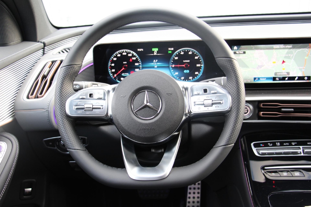 Mercedes-AMG EQC 400 2021 фото 8