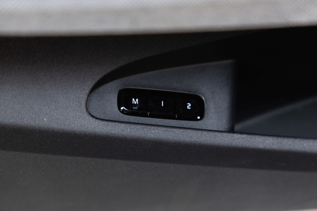 Polestar 2 2022 фото 18