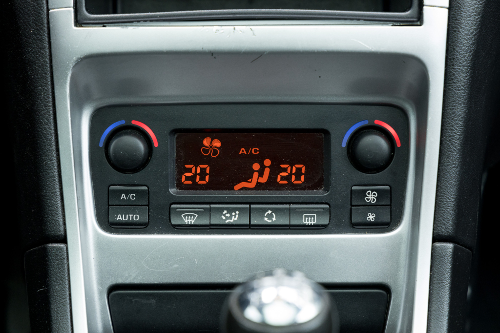 Peugeot 307 SW 2008 фото 18