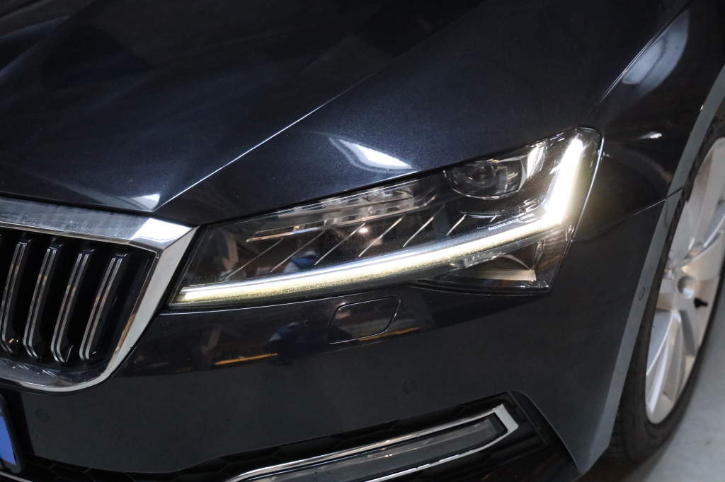 Skoda Superb 2022 фото 6