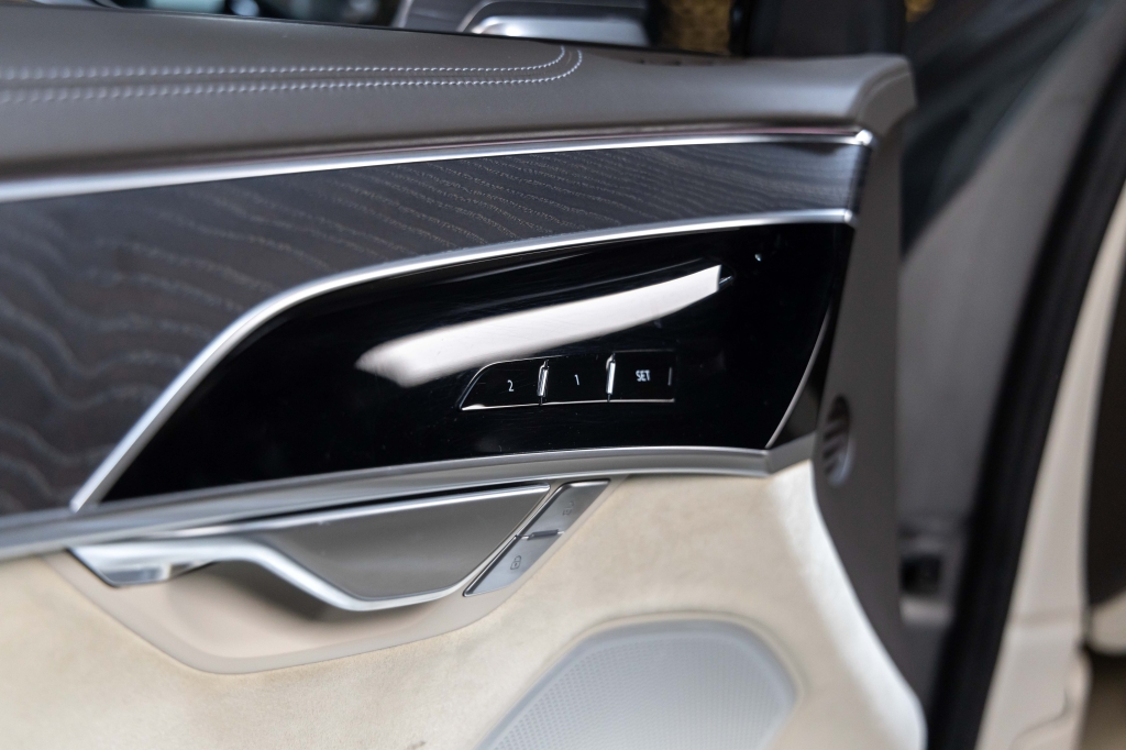 Audi A8 L 2018 фото 36