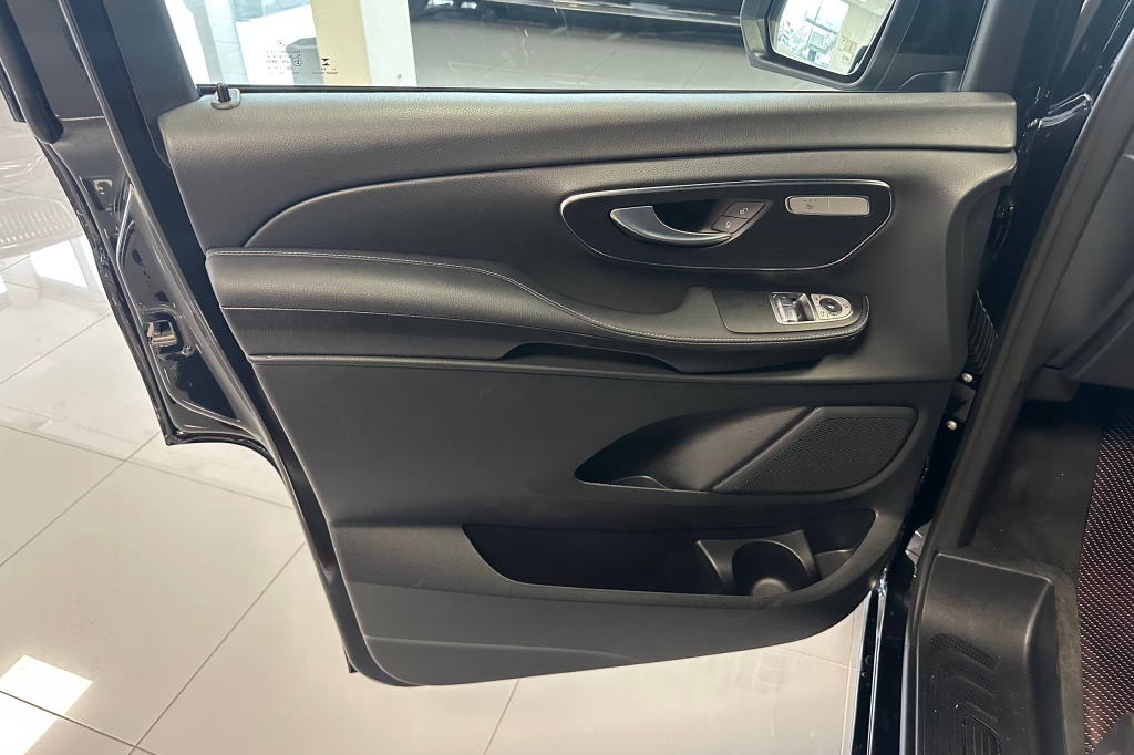 Mercedes-Benz V-Class 300d Extra Long  2023 фото 7