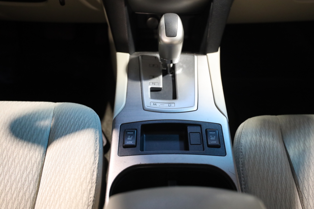 Subaru Outback 2012 photo 19