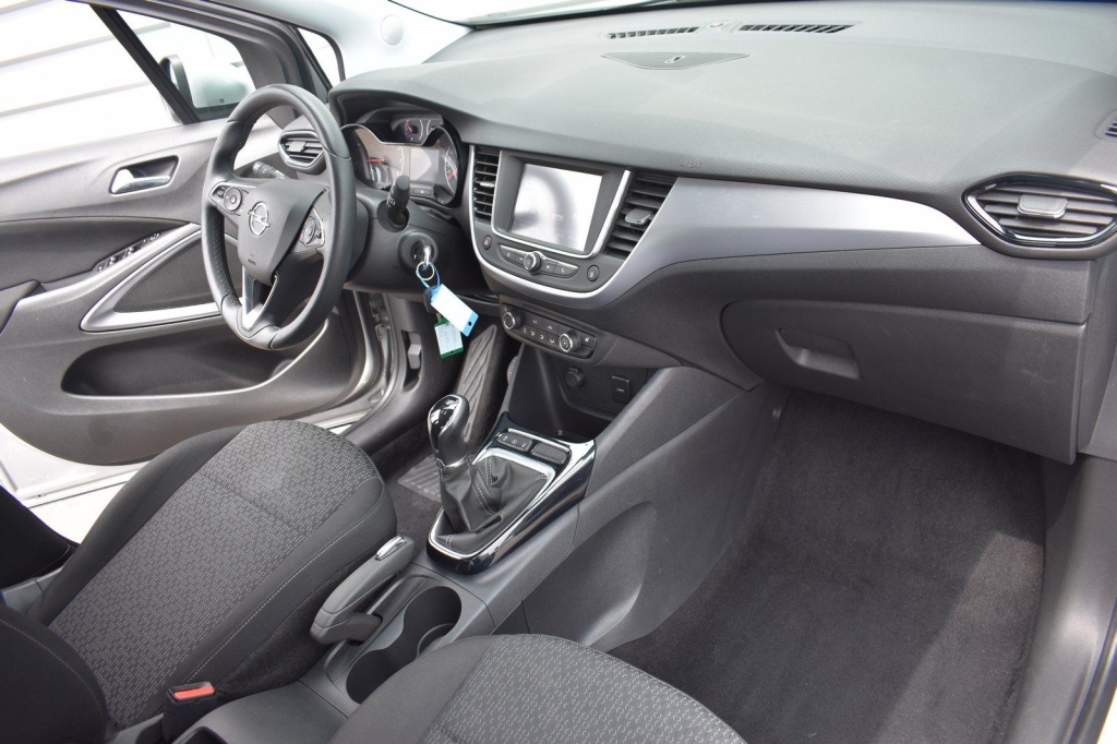 Opel Crossland X 2019 фото 2