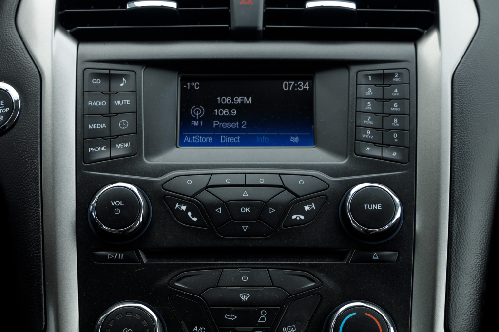 Ford Fusion photo 17