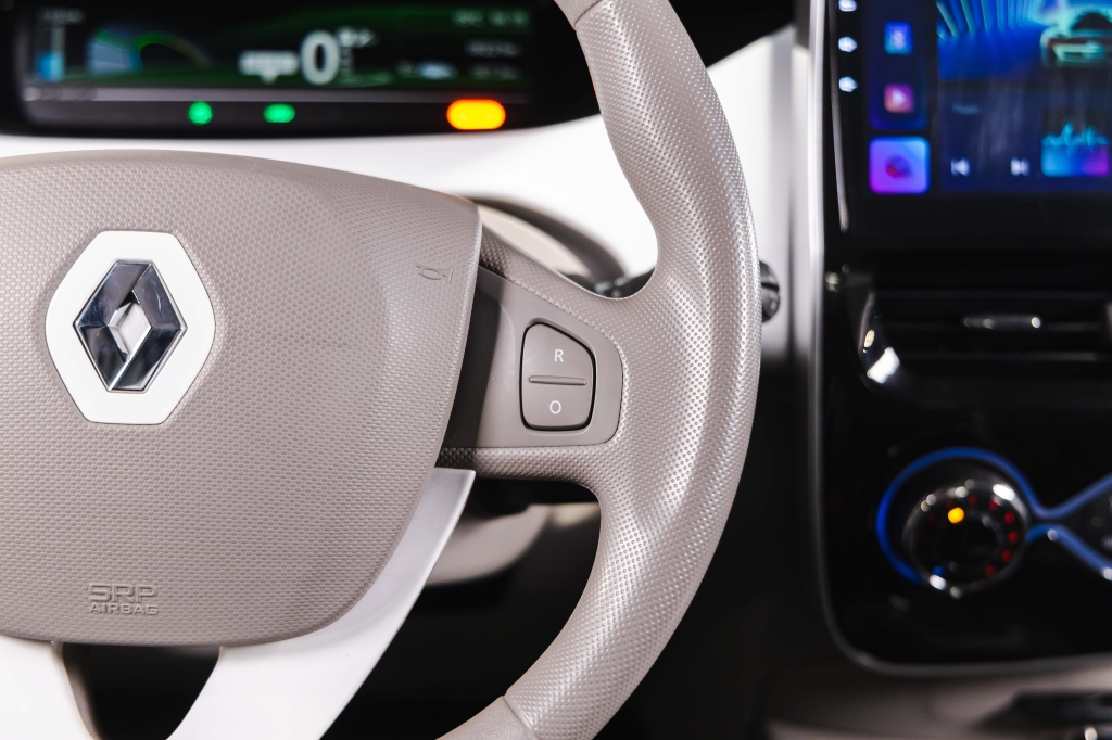 Renault Zoe 2018 фото 15