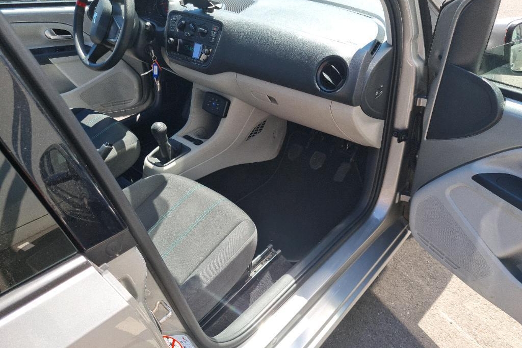 SEAT Mii 2018 photo 20