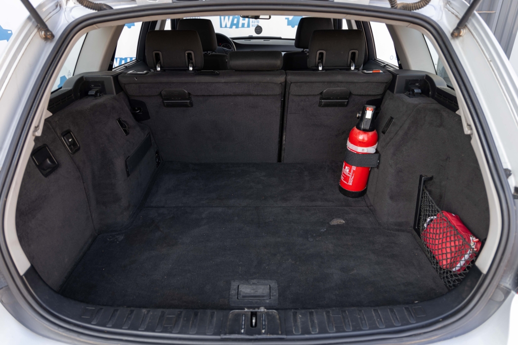 BMW 3 Series 2005 photo 26