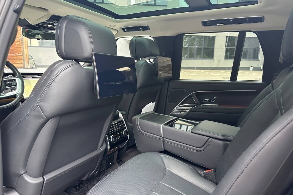Land Rover Range Rover 3.0 D350 MHEV AWD First Edition  2023 photo 17