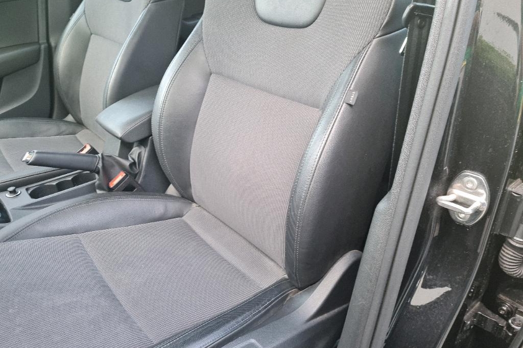 Skoda Octavia Combi 2018 photo 28