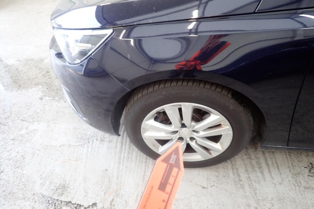 Peugeot 308 2018 фото 9