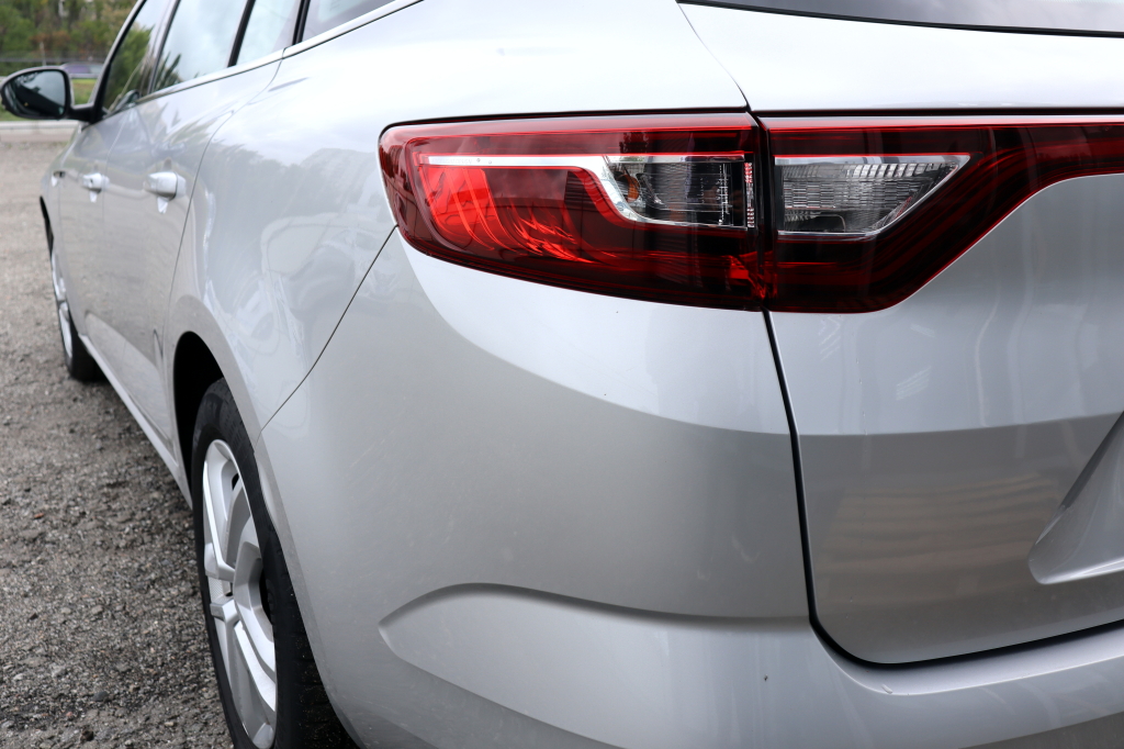 Renault Megane 2017 фото 16