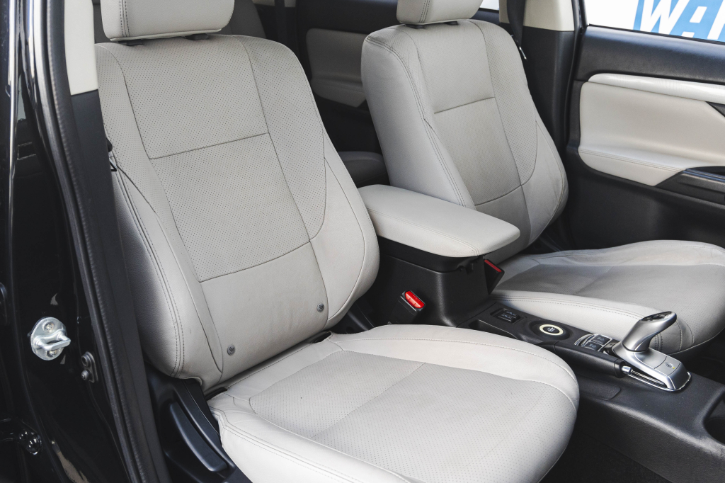 Mitsubishi Outlander PHEV Plug-In Hybrid 2013 photo 34