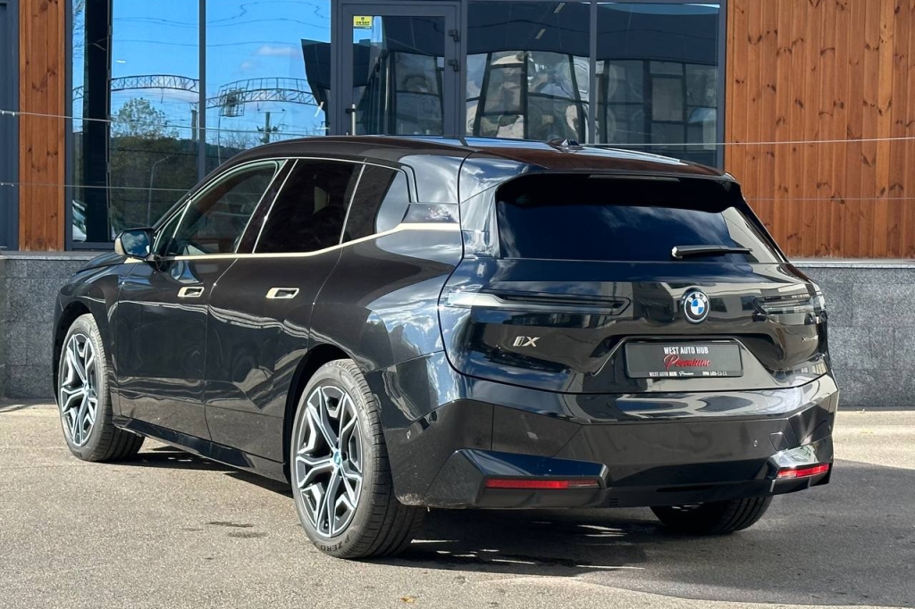 BMW iX xDrive40 2021 фото 3